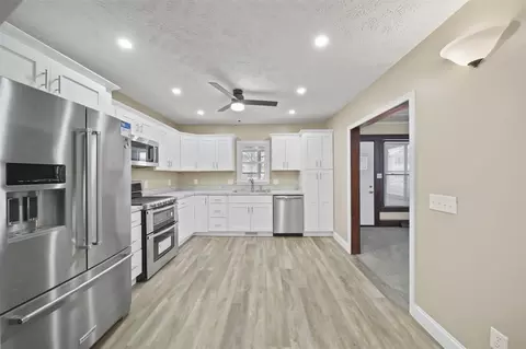 Entry Way - 407 S West, Jackson, MI 49201 photo 1 of 2