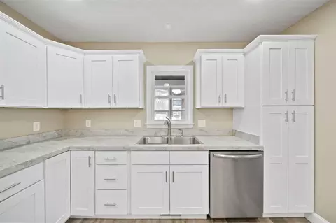 Kitchen - 407 S West, Jackson, MI 49201 photo 2 of 2