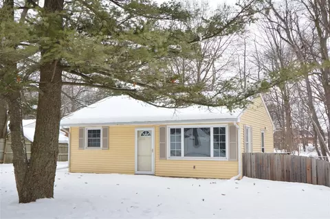 9247 Oakland, Portage, MI 49024
