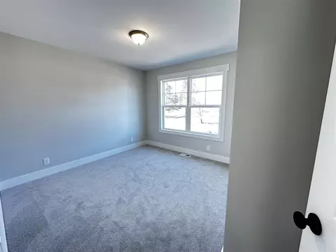 Bedroom - 562 Lincoln Lawns, Walker, MI 49534 photo 2 of 6