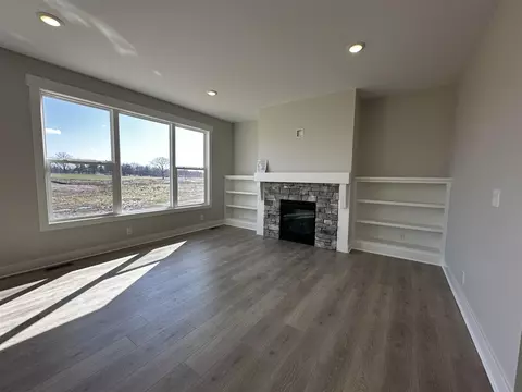 Living - 562 Lincoln Lawns, Walker, MI 49534 photo 2 of 2
