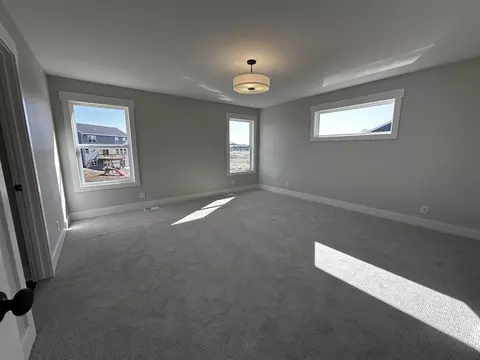 Bedroom - 562 Lincoln Lawns, Walker, MI 49534 photo 6 of 6