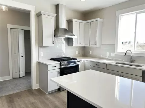 Kitchen - 562 Lincoln Lawns, Walker, MI 49534 photo 1 of 1