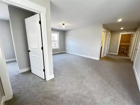 Bedroom - 562 Lincoln Lawns, Walker, MI 49534 photo 1 of 6
