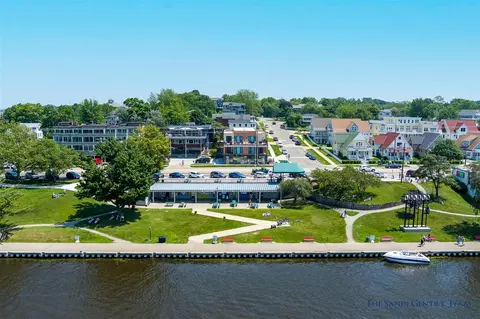 218 S S Hbr #202, Grand Haven, MI 49417