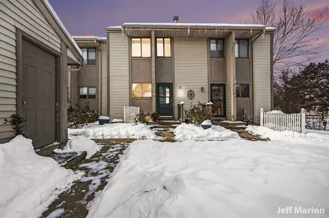 4374 Indian Spg, Grandville, MI 49418