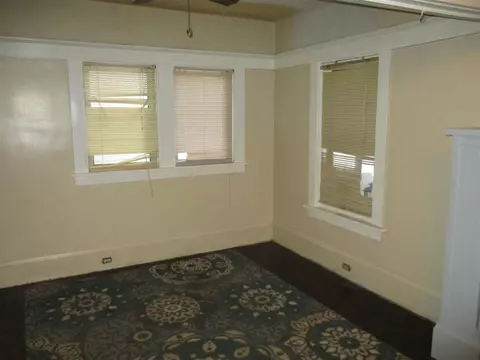 Living - 1712 E Ganson, Jackson, MI 49202 photo 4 of 4