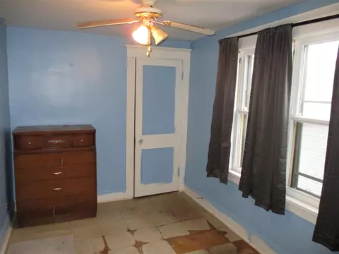 Bedroom - 1712 E Ganson, Jackson, MI 49202 photo 7 of 11