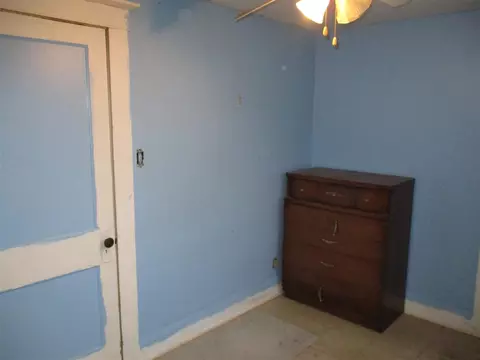 Bedroom - 1712 E Ganson, Jackson, MI 49202 photo 9 of 11