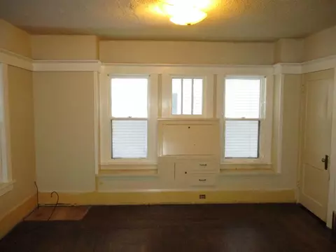 Living - 1712 E Ganson, Jackson, MI 49202 photo 2 of 4