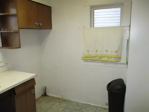 Kitchen - 1712 E Ganson, Jackson, MI 49202 photo 4 of 5