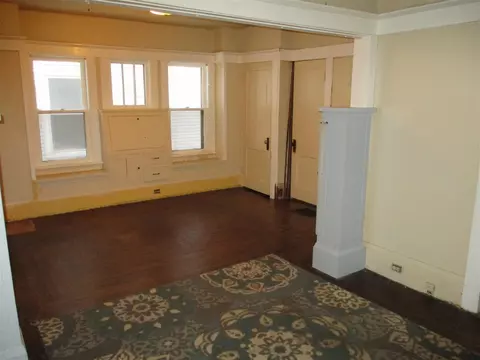 Living - 1712 E Ganson, Jackson, MI 49202 photo 3 of 4