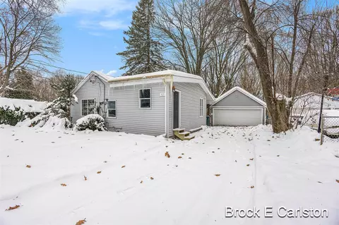 923 Wilson, Muskegon, MI 49441