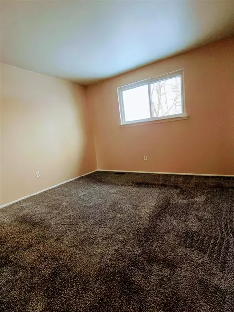 Bedroom - 15700 Oakbrook, Romulus, MI 48174 photo 3 of 4