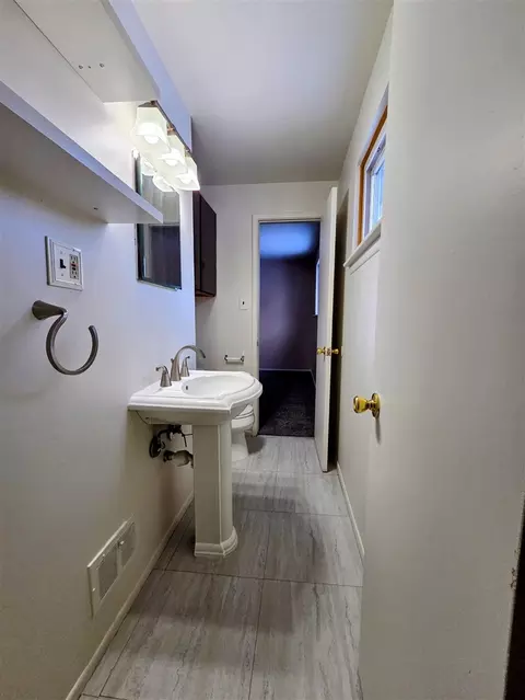 Bath - 15700 Oakbrook, Romulus, MI 48174 photo 4 of 4