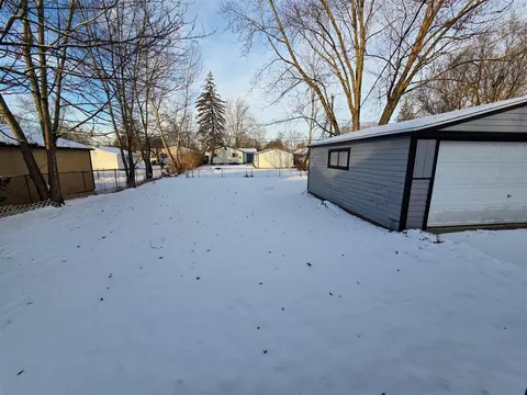 Exterior - 15700 Oakbrook, Romulus, MI 48174 photo 3 of 3