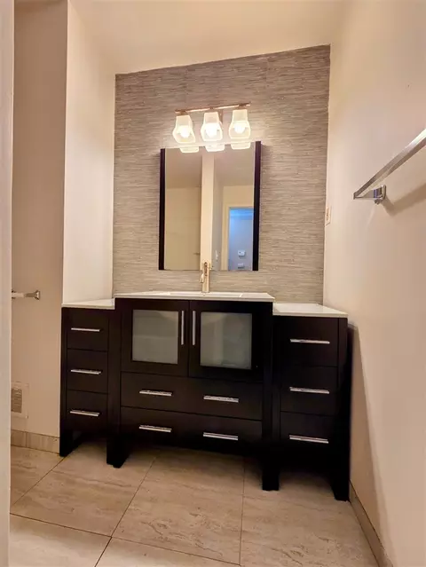 Bath - 15700 Oakbrook, Romulus, MI 48174 photo 1 of 4