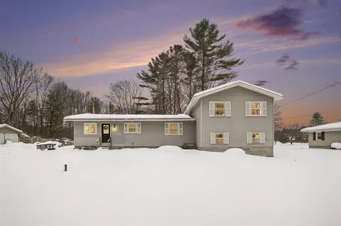 18689 W Spring Lk, Spring Lake, MI 49456