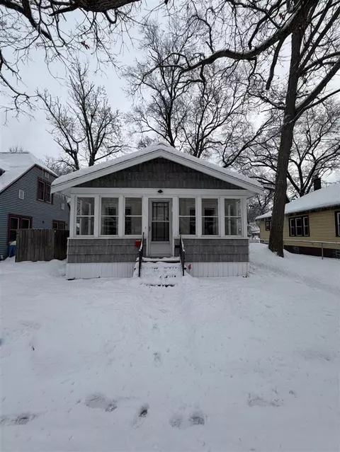 1636 Wood, Muskegon, MI 49442