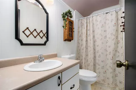 Bath - 229 S Riverview, Kalamazoo, MI 49004 photo 1 of 2