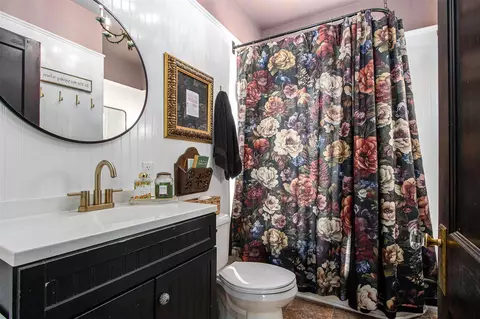 Bath - 229 S Riverview, Kalamazoo, MI 49004 photo 2 of 2