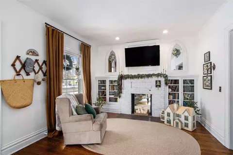 Living - 229 S Riverview, Kalamazoo, MI 49004 photo 1 of 1