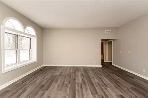 Living - 4736 S Rolland, Blanchard, MI 49310 photo 2 of 3