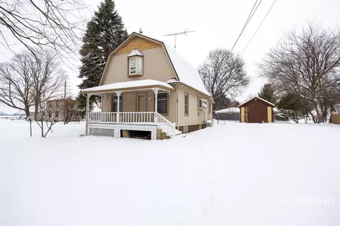 49 N 2nd, Kent City, MI 49330