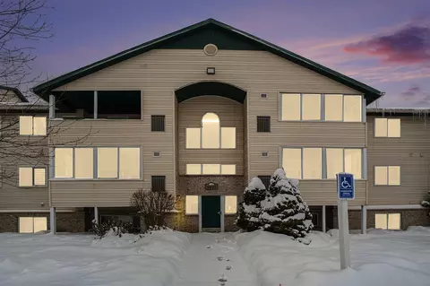 5877 Crosswinds #14, Norton Shores, MI 49444