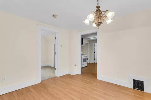 Dining - 109 Edgewood, Jackson, MI 49201 photo 2 of 3