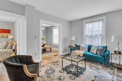 Living - 109 Edgewood, Jackson, MI 49201 photo 1 of 1