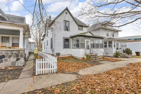 Exterior - 109 Edgewood, Jackson, MI 49201 photo 3 of 5