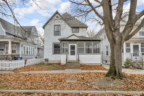 109 Edgewood, Jackson, MI 49201