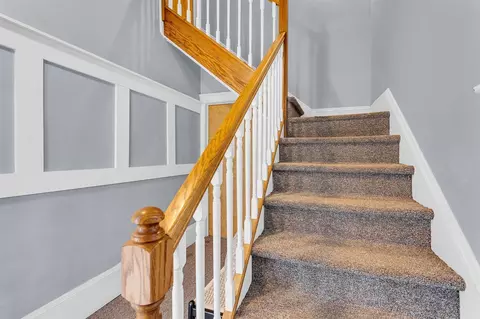 Entry Way - 109 Edgewood, Jackson, MI 49201 photo 2 of 3
