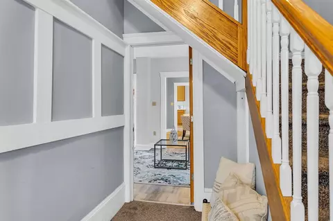 Entry Way - 109 Edgewood, Jackson, MI 49201 photo 1 of 3