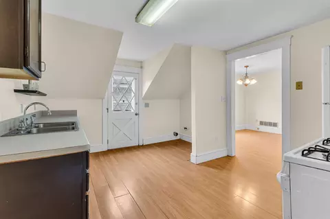 Kitchen - 109 Edgewood, Jackson, MI 49201 photo 3 of 3