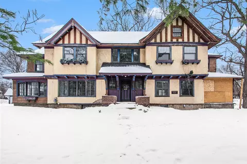 542 A, Jackson, MI 49201