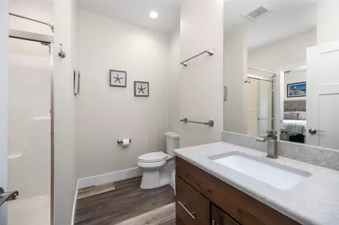 Bath - 15241 Maxey, Arcadia, MI 49613 photo 6 of 8