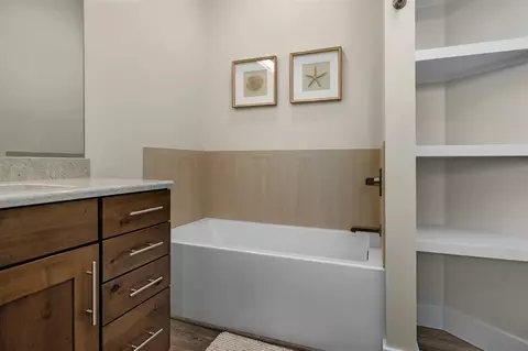 Bath - 15241 Maxey, Arcadia, MI 49613 photo 3 of 8