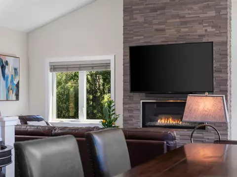 Living - 15241 Maxey, Arcadia, MI 49613 photo 3 of 11