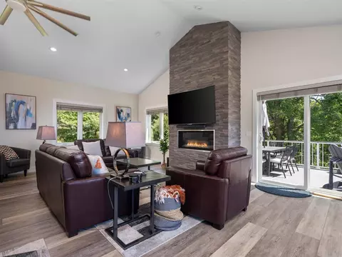 Living - 15241 Maxey, Arcadia, MI 49613 photo 4 of 11
