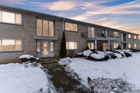 4113 Telegraph #A214, Bloomfield Hills, MI 48302