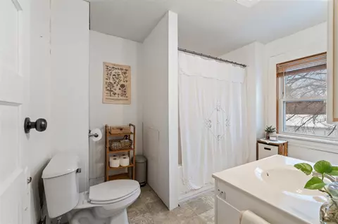 Bath - 771 Randolph, Jackson, MI 49203 photo 1 of 3