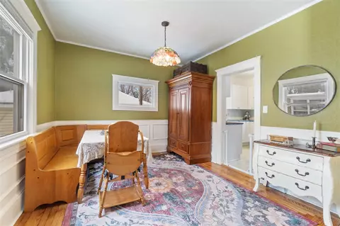 Dining - 771 Randolph, Jackson, MI 49203 photo 2 of 5