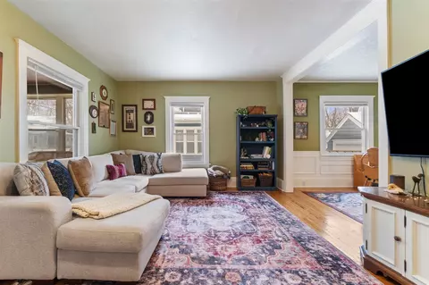 Living - 771 Randolph, Jackson, MI 49203 photo 2 of 3