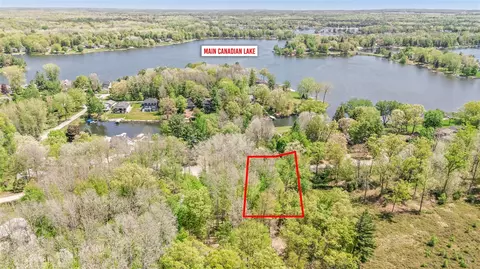 8209 W Royal Rd, Canadian Lakes, MI 49346