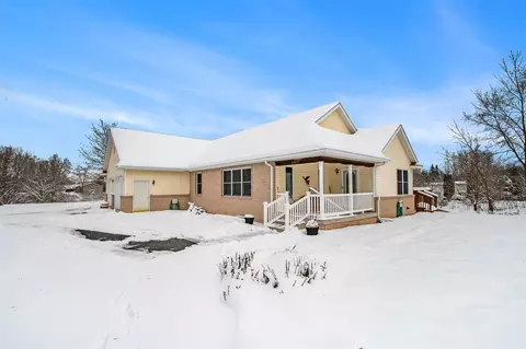 6900 Riverwood, Belding, MI 48809