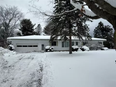 2404 W Arthur, New Era, MI 49446