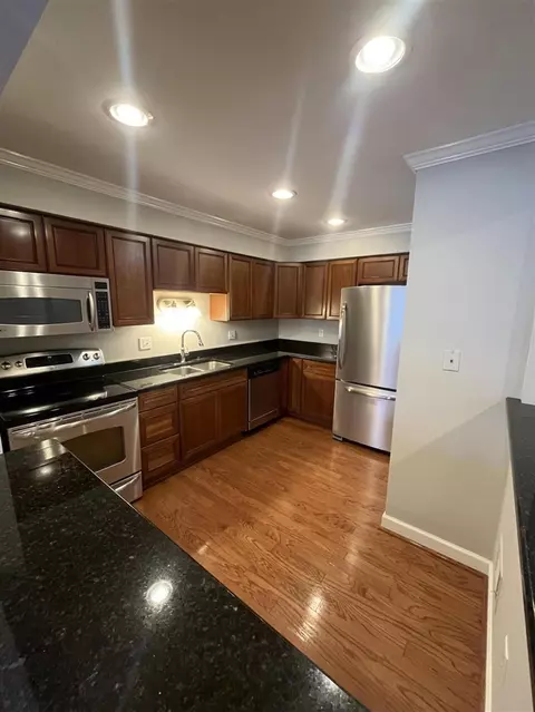 1935 Axtell # 1, Troy, MI 48084