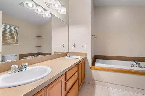 9639 Hampton, Belleville, MI 48111 photo 34